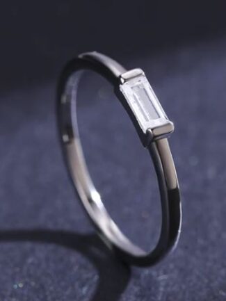 Dainty Baguette Diamond Ring