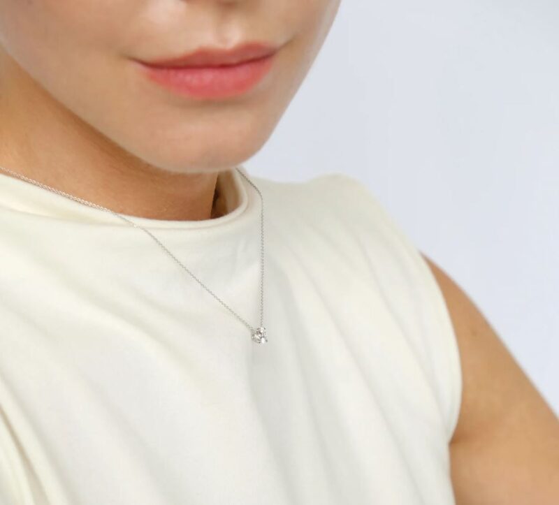 Minimalist diamond necklace